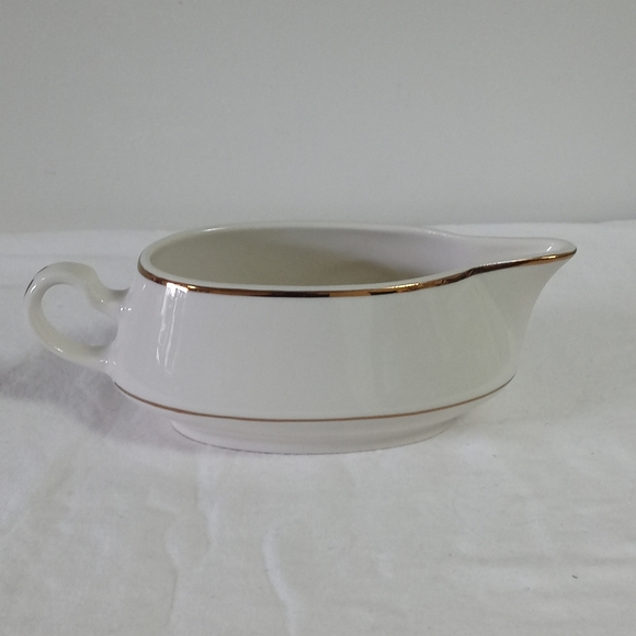 Homer Laughlin Dining Vintage Homer Laughlin Gravy Boat White Gold Trim Poshmark